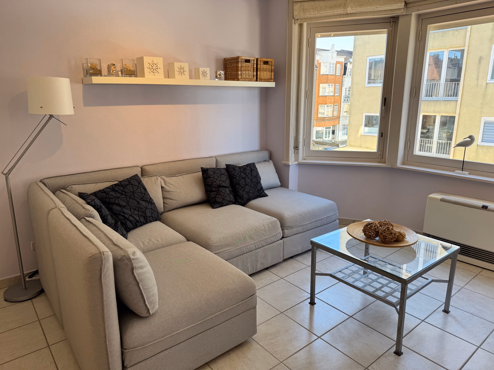 Salon lumineux de l'appartement Charm 202 à La Panne