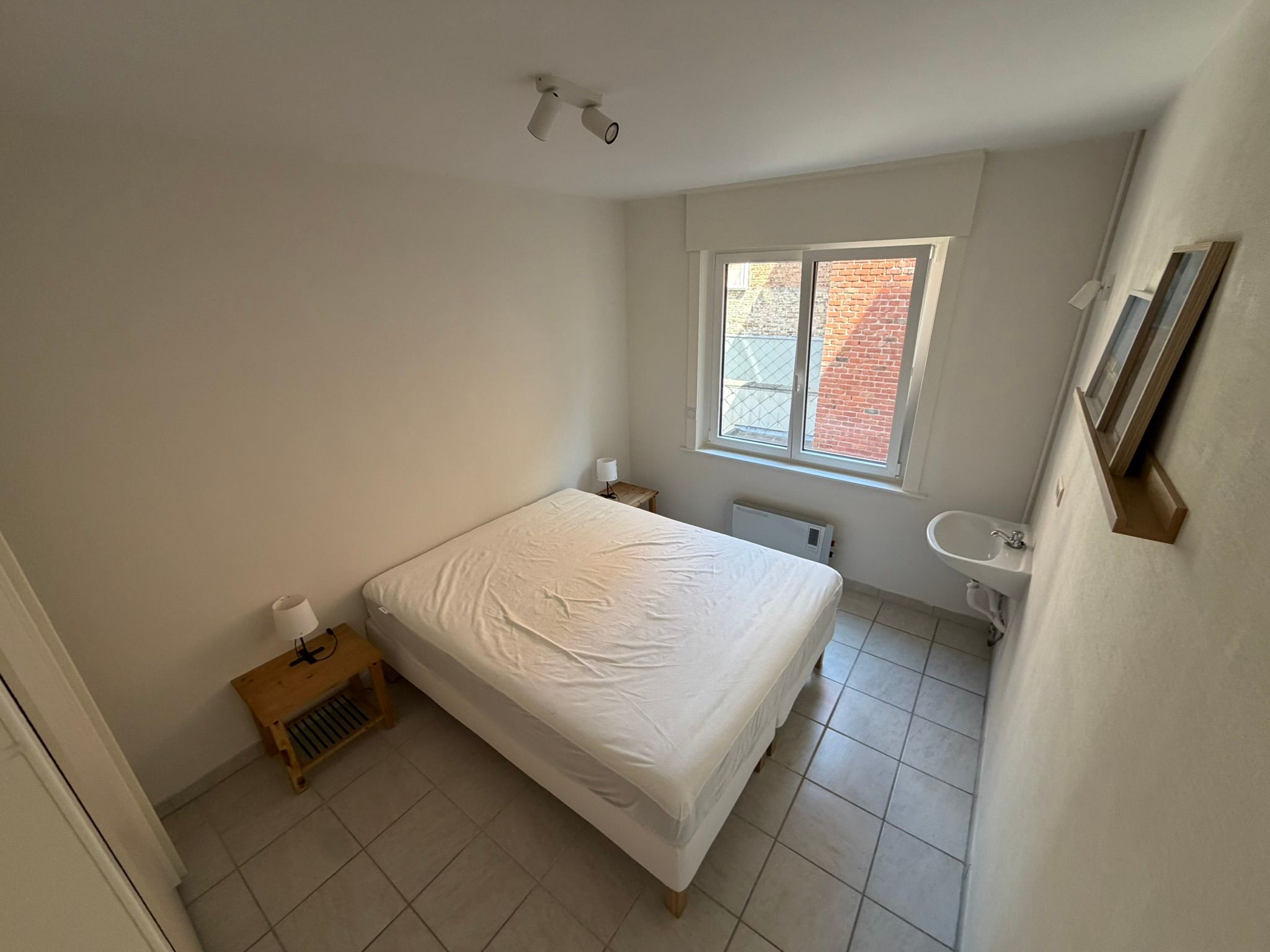 Chambre principale avec lit double 160×200