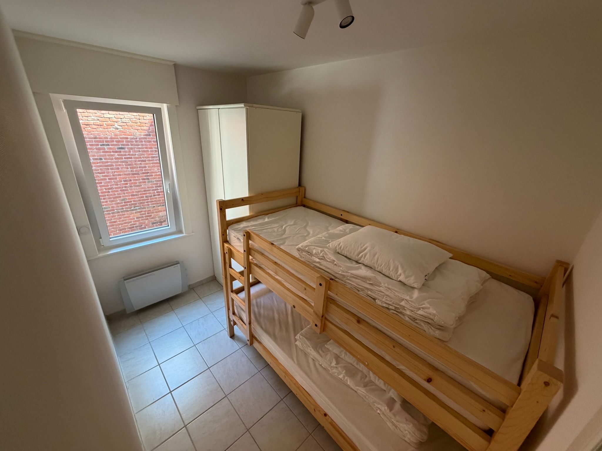 Petite chambre avec lit superposé (couchages 2 personnes)