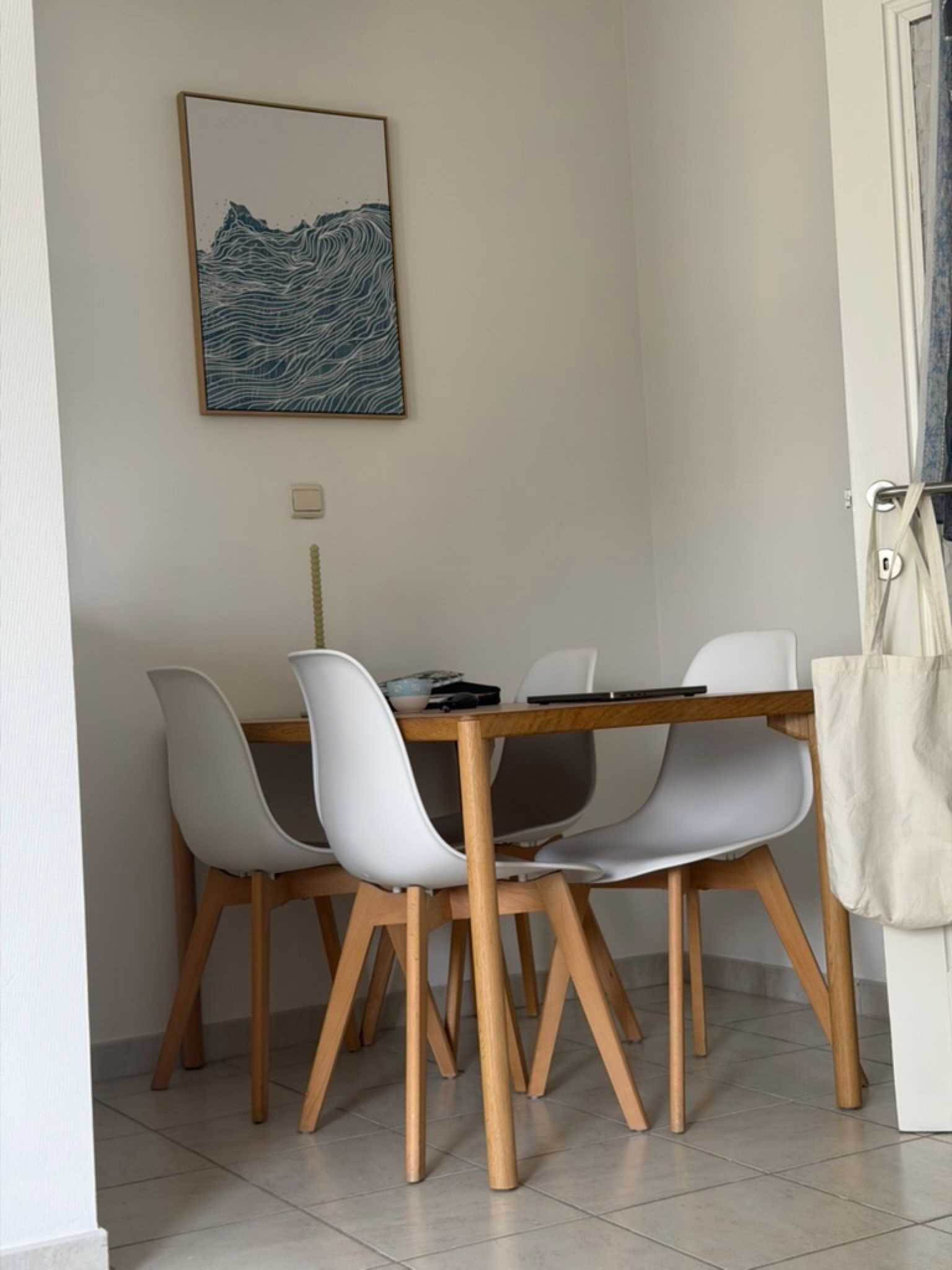 Coin repas, vue d'un autre angle